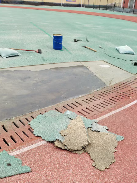 贵阳球场翻新维修补、球场翻新修补改造